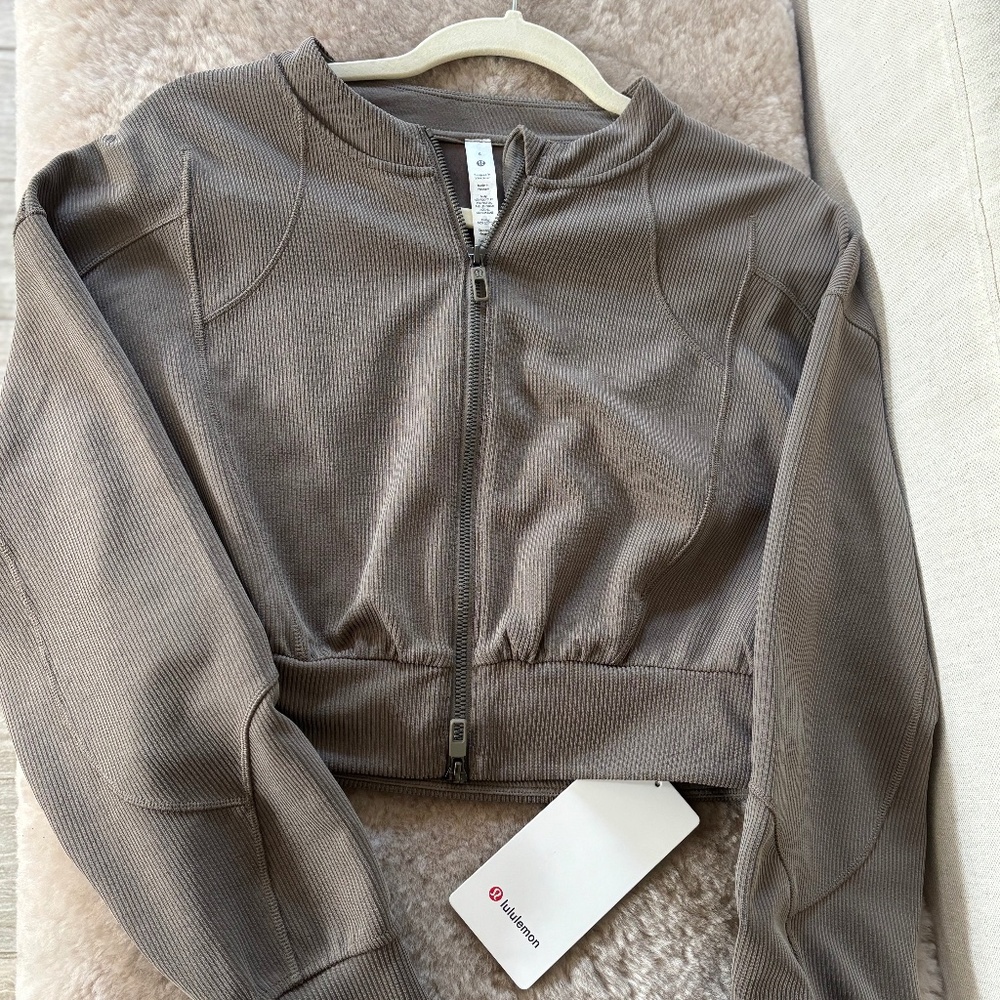 Lululemon Ribbed Softstreme Cropped Jacket size 6